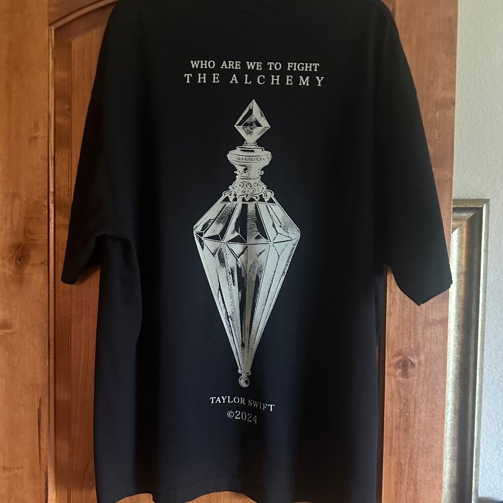 Who Are We To Fight The Alchemy T-Shirt | NWOT - Picture 9 of 9